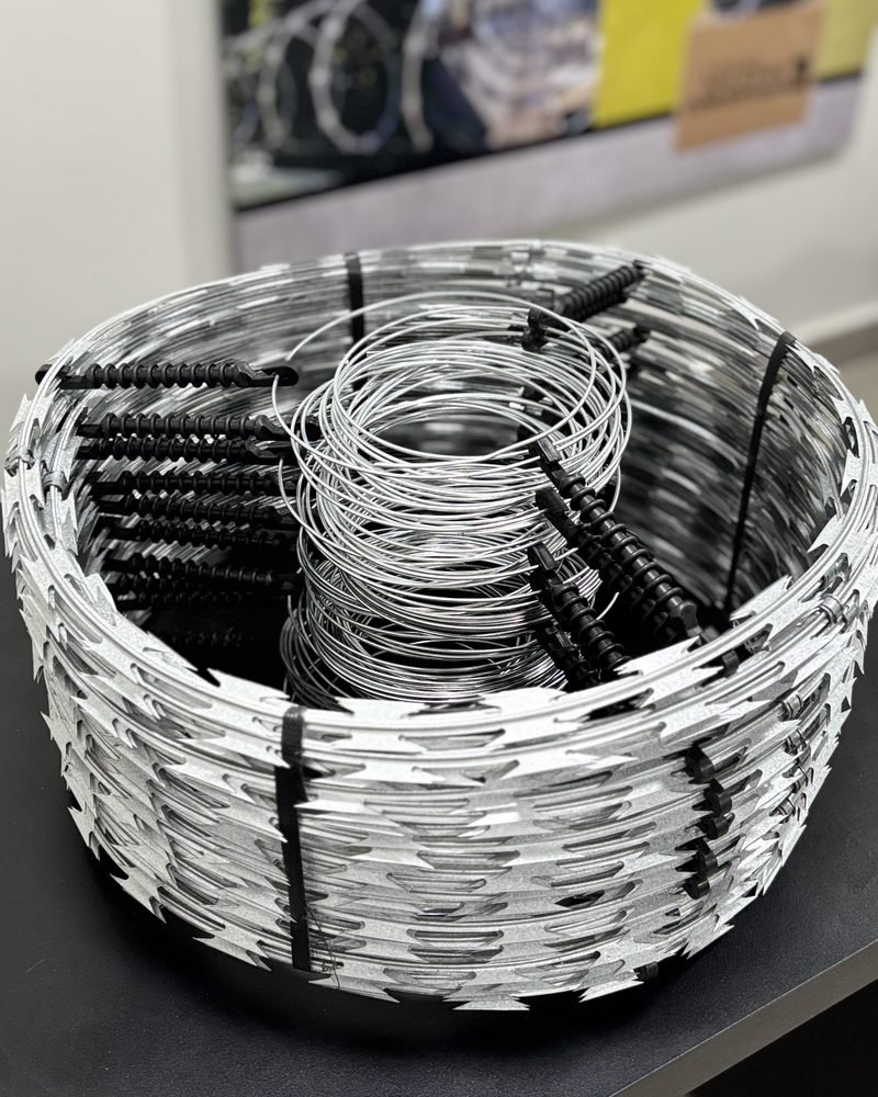 Concertina Eletrificada com cerca elétrica