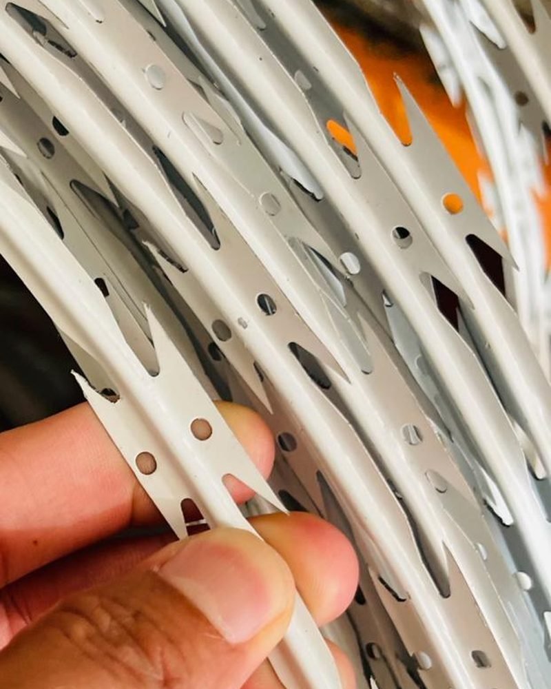 Concertina Furada de lâmina perfurada